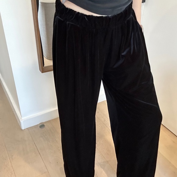Black Velvet🐈⬛draped pants flowy and flared - Picture 7 of 9